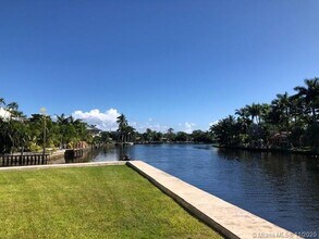 1818 E Oakland Park Blvd-Unit -82 in Fort Lauderdale, FL - Foto de edificio - Building Photo