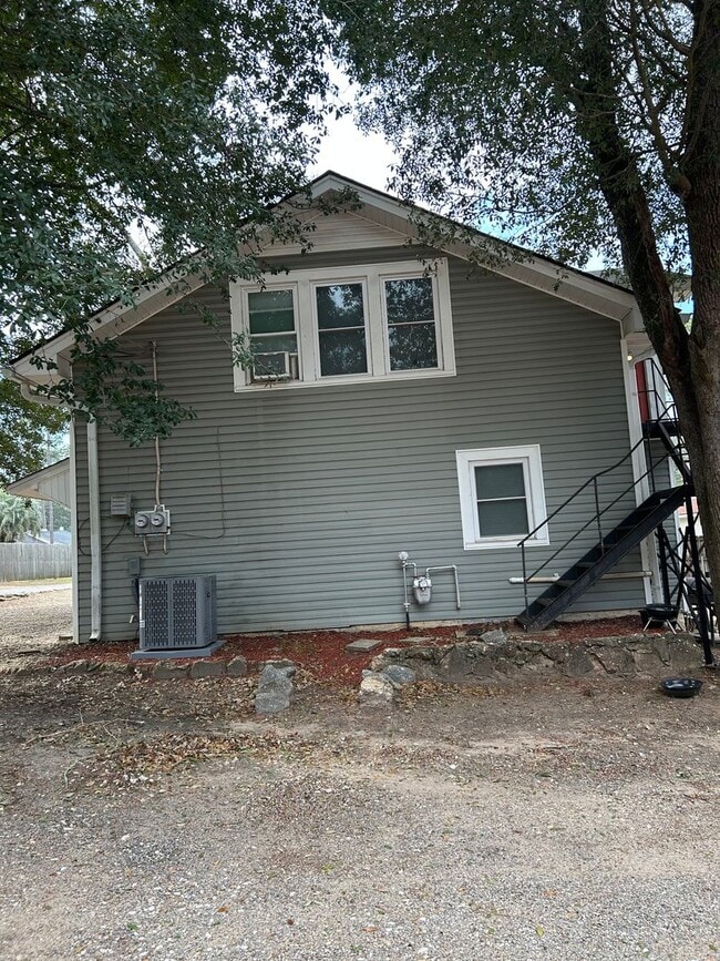 property at 822 7th Ave