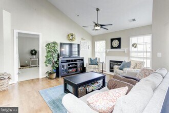 11506 Sperrin Cir in Fairfax, VA - Building Photo - Building Photo