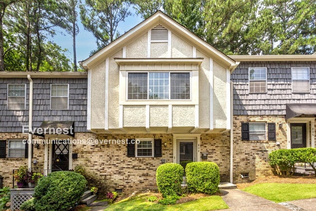 property at 804 Vestavia Villa Ct