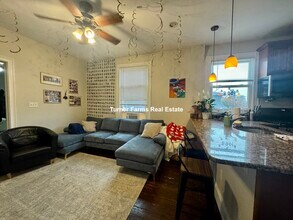 717 Parker St, Unit 3 in Boston, MA - Building Photo - Building Photo