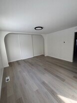 20082 Drake Rd, Unit 20082 in Strongsville, OH - Building Photo