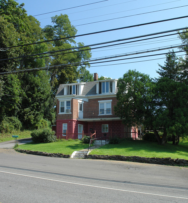 652 Main St in Catskill, NY - Building Photo - Building Photo