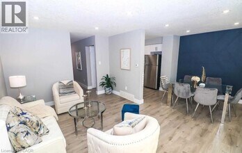 223 Pioneer Dr in Kitchener, ON - Building Photo - Building Photo