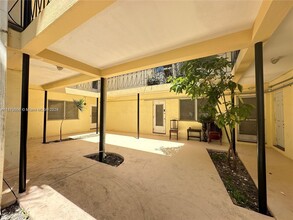 70 NW 77th St in Miami, FL - Building Photo - Building Photo