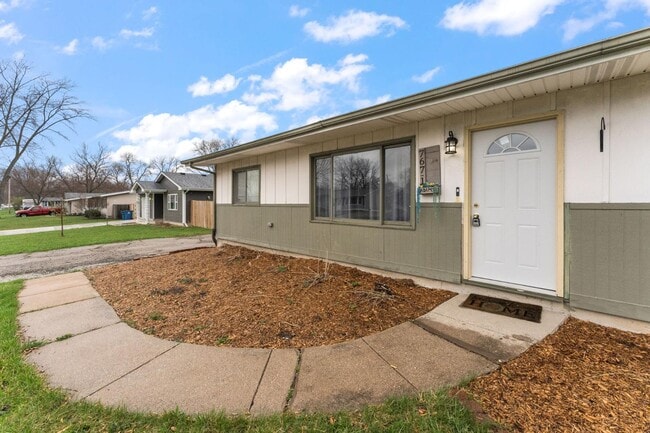 767-1 Heritage Rd in Valparaiso, IN - Building Photo - Building Photo