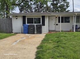 720 Southwell Ln in Florissant, MO - Building Photo