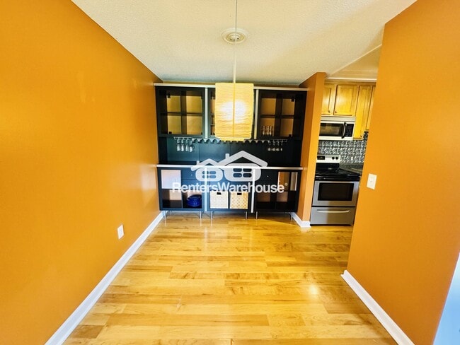 4110 Rahn Rd in Eagan, MN - Building Photo - Building Photo