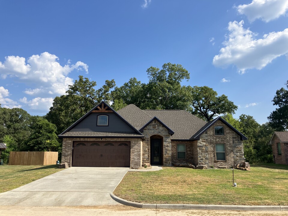 112 Elkhorn Dr in Lufkin, TX - Building Photo