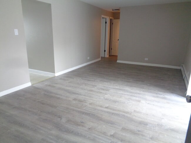 7323 W 79th St in Bridgeview, IL - Building Photo - Building Photo