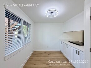 17284 SW Alexander St in Beaverton, OR - Building Photo - Building Photo