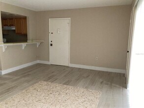 3840 N Lake Dr in Tampa, FL - Building Photo - Building Photo