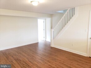 14 Gay St, Unit Residential in Phoenixville, PA - Foto de edificio - Building Photo