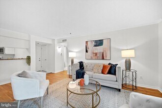 1524 Lincoln Way in McLean, VA - Building Photo - Building Photo