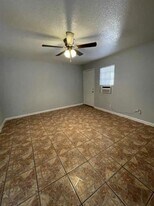 105 Cockerham St in Kyle, TX - Building Photo