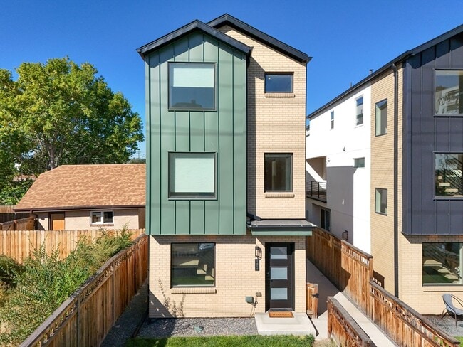 property at 1415 Irving St
