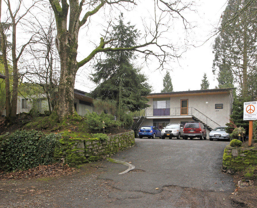 Regency Terrace Apartments in Portland, OR - Building Photo