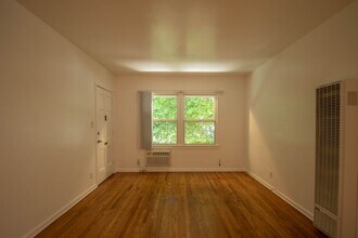 14437 Dickens St, Unit 14437 1/2 in Los Angeles, CA - Building Photo - Building Photo