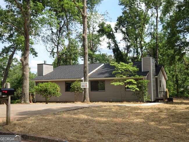 property at 13 Oak Mt Dr