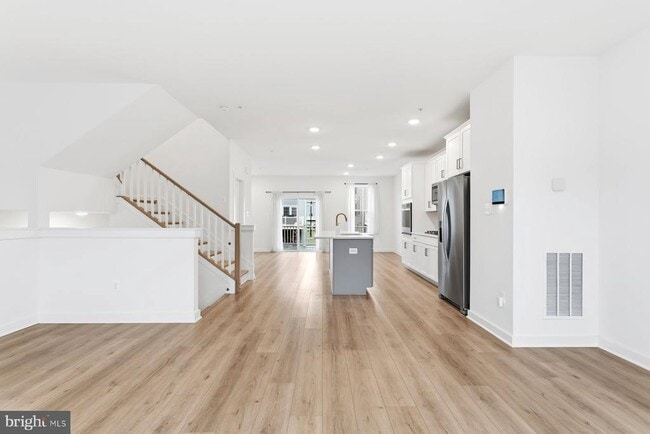 614 Glenn Lk Dr in Bowie, MD - Building Photo - Building Photo