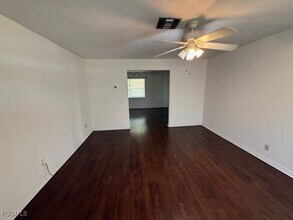 2504 Lakeview Dr in Lehigh Acres, FL - Building Photo - Building Photo