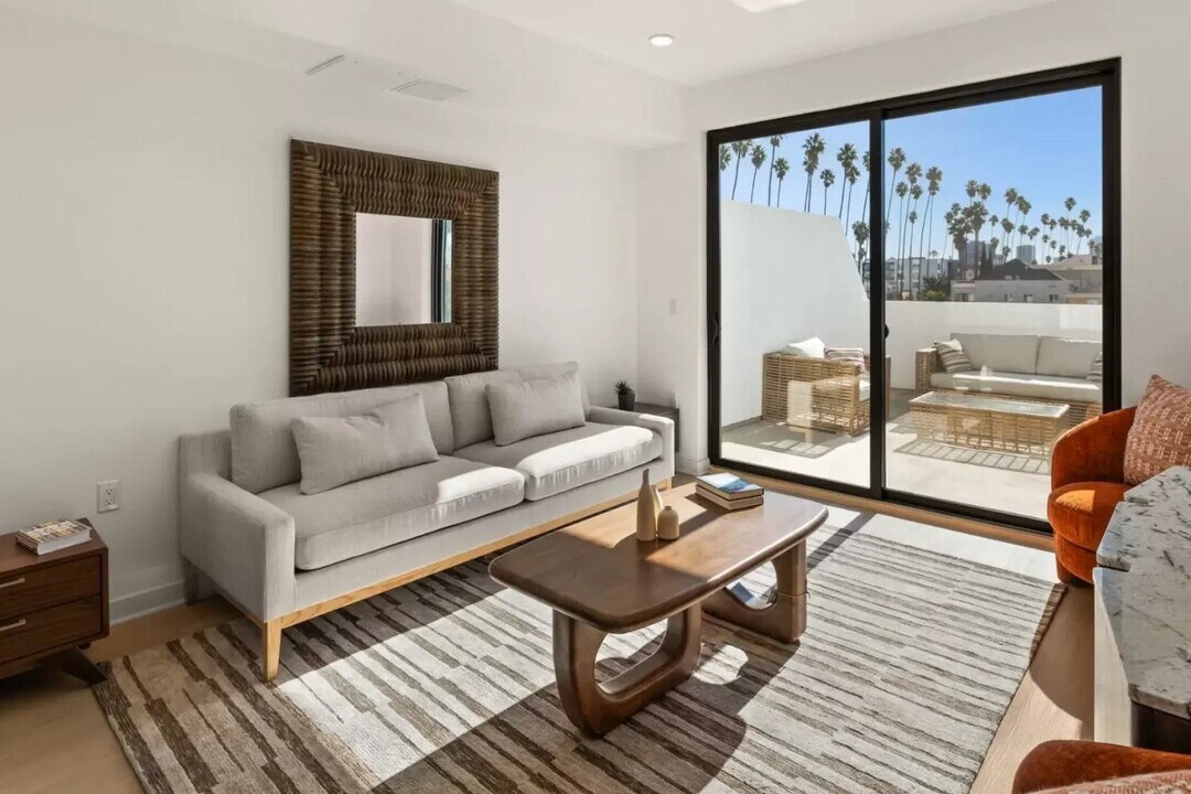 The Harper on Beverly in Los Angeles, CA - Building Photo