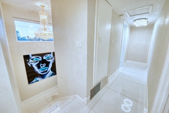 2659 E Vegas Valley Dr in Las Vegas, NV - Building Photo - Building Photo
