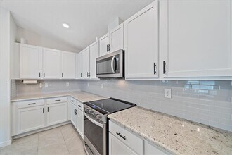 9018 Sandy Bluffs Circle in Parrish, FL - Building Photo - Building Photo