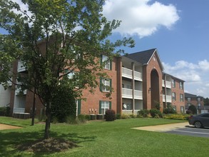 Charles Pointe Apartments in Florence, SC - Building Photo - Building Photo