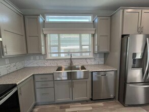 813 Avanti Way Blvd in North Fort Myers, FL - Building Photo - Building Photo