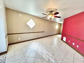 210 Leon Ave in Laredo, TX - Building Photo - Building Photo