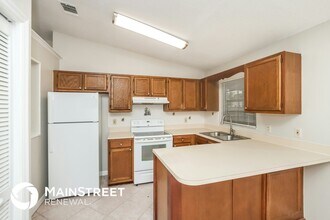 1325 Helvenston St NW in Palm Bay, FL - Building Photo - Building Photo