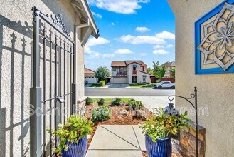949 Lancaster St in Vacaville, CA - Building Photo - Building Photo