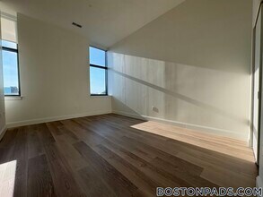 1079 Commonwealth Ave, Unit 344 in Boston, MA - Foto de edificio - Building Photo