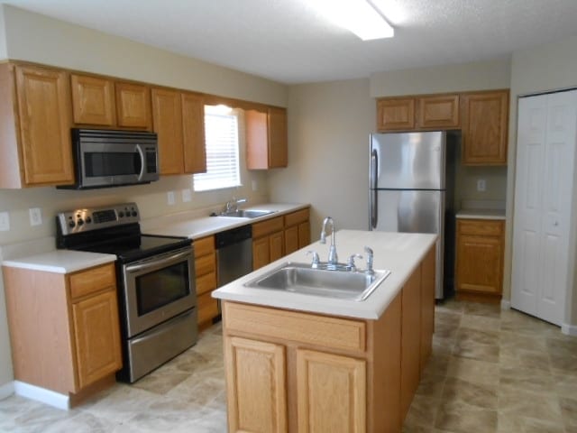 90 Knights Bridge Dr N in Pickerington, OH - Building Photo - Building Photo