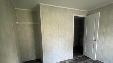 1019 W Main St in Olney, IL - Building Photo - Building Photo