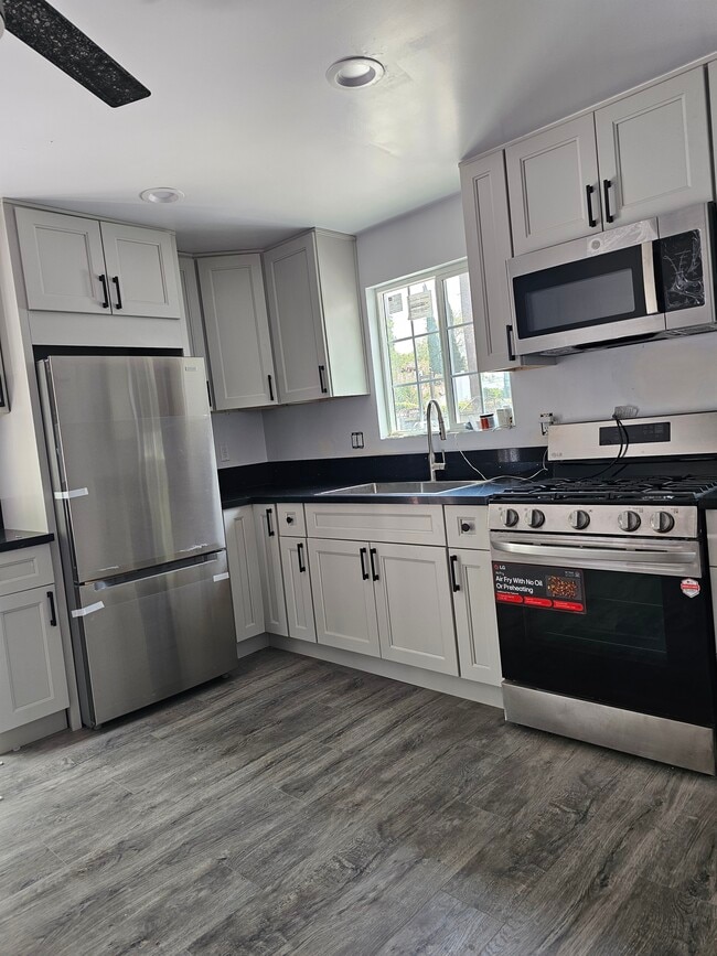 property at 14018 Runnymede St