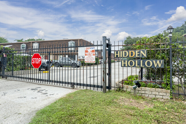 Hidden Hollow Townhomes in Houston, TX - Building Photo - Building Photo