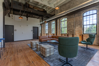Gold Medal Lofts in Racine, WI - Foto de edificio - Interior Photo