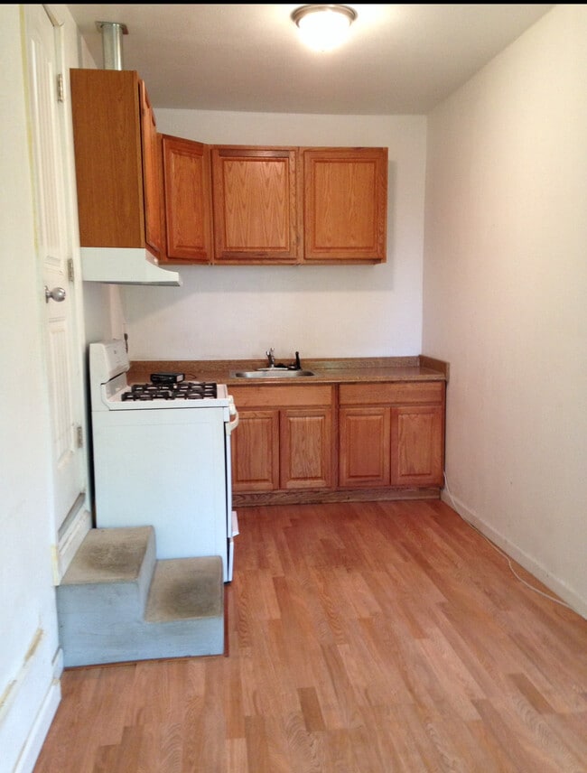 7524 Zircon Ave, Unit Studio apartment