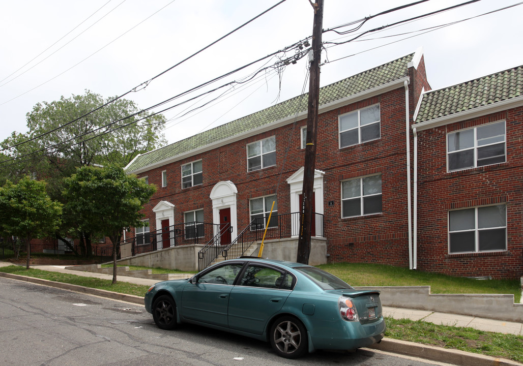 1707-1711 V St SE in Washington, DC - Building Photo