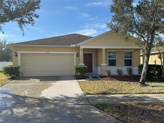 3225 Queen Alexandria Dr in Kissimmee, FL - Building Photo - Building Photo