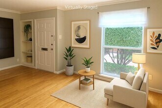 9844 Valley Meadow Ct in Dallas, TX - Building Photo - Building Photo