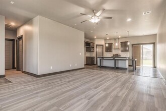 9420 NW 93rd Terrace in Yukon, OK - Building Photo - Building Photo