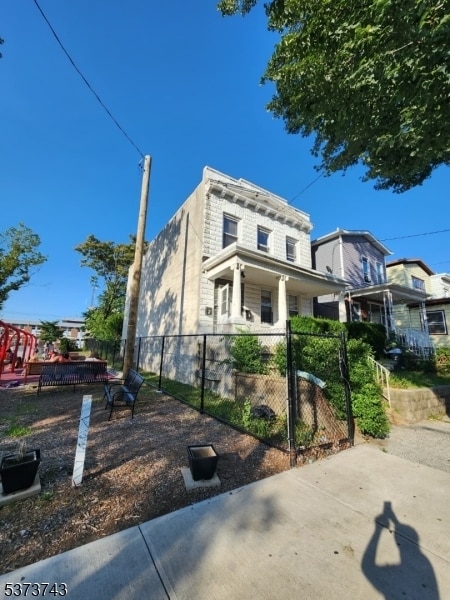 43 W 26th St in Bayonne, NJ - Building Photo - Building Photo