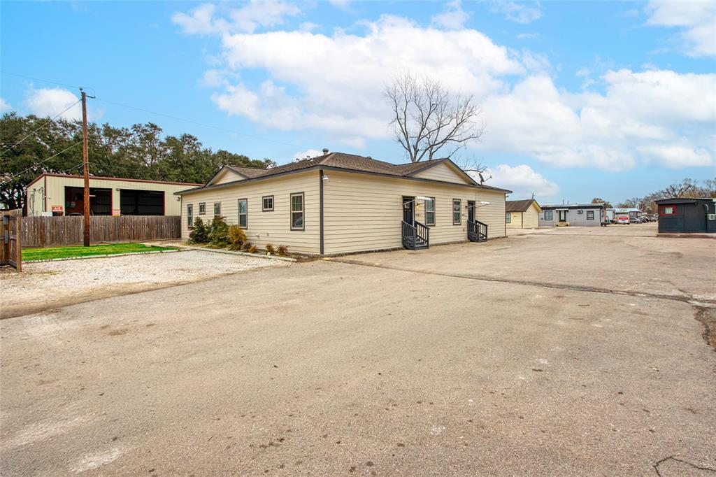 14310 Sweeney Rd in Houston, TX - Building Photo