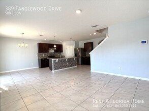 389 Tanglewood Dr in Davenport, FL - Foto de edificio - Building Photo