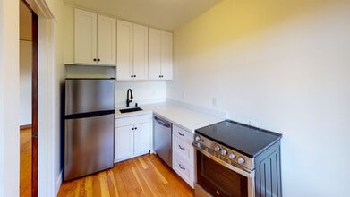 Viceroy Apartments in Seattle, WA - Foto de edificio - Interior Photo