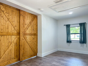 107 Ferry Rd NE in Fort Walton Beach, FL - Building Photo - Building Photo