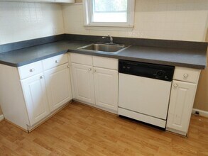 32626 Sheridan St in Garden City, MI - Building Photo - Building Photo